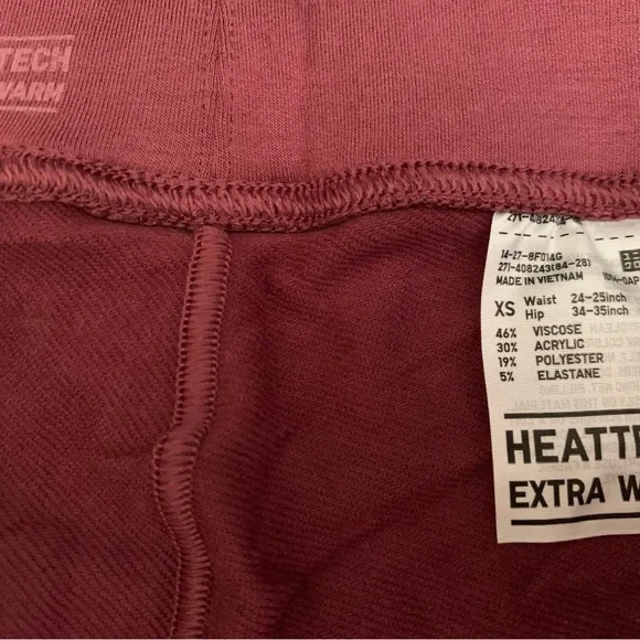 NWOT UNIQLO Pink Heattech Leggings Size XS - Picture 2 of 2